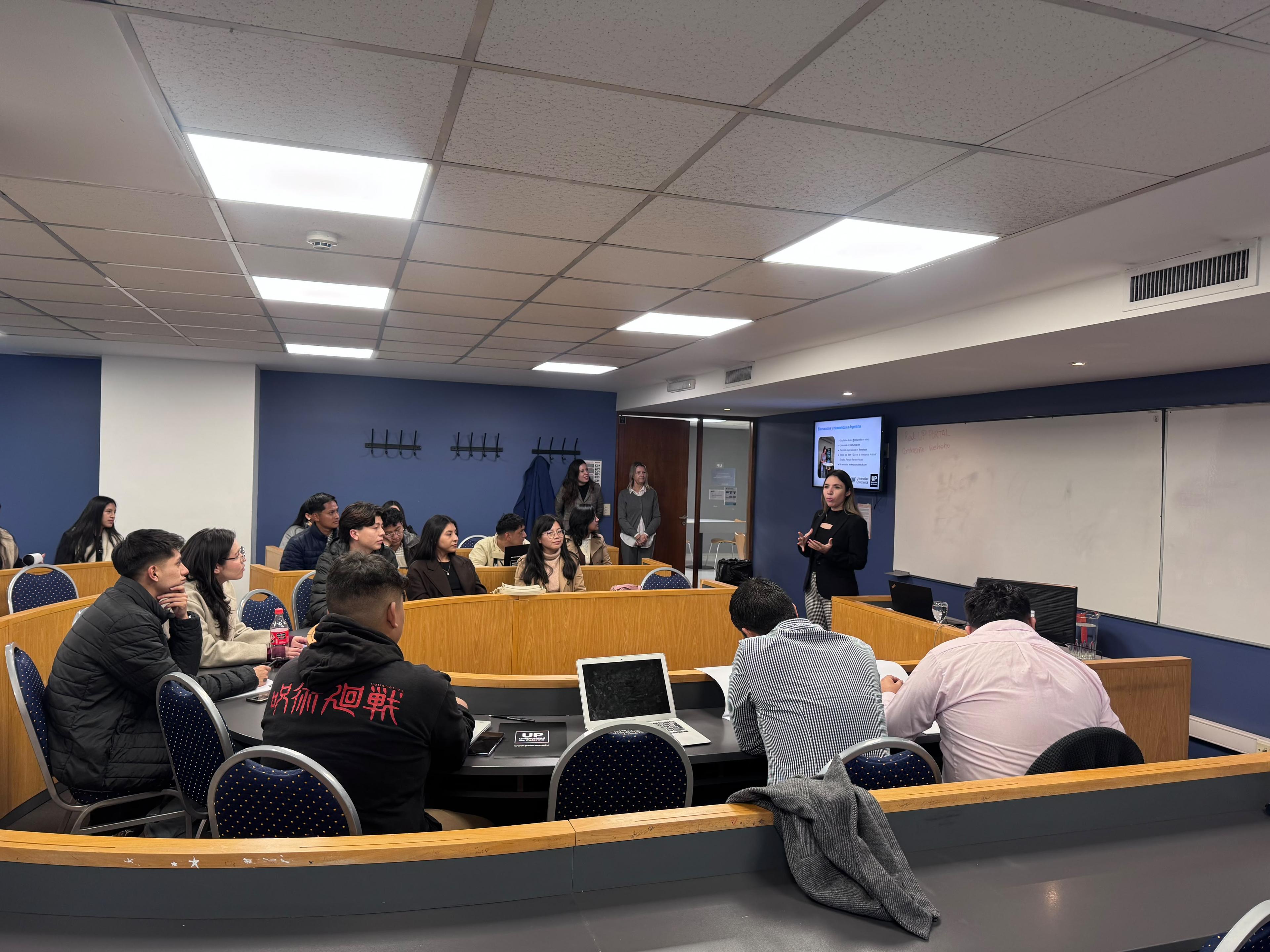 Melisa dicta una formación en la Universidad de Palermo
